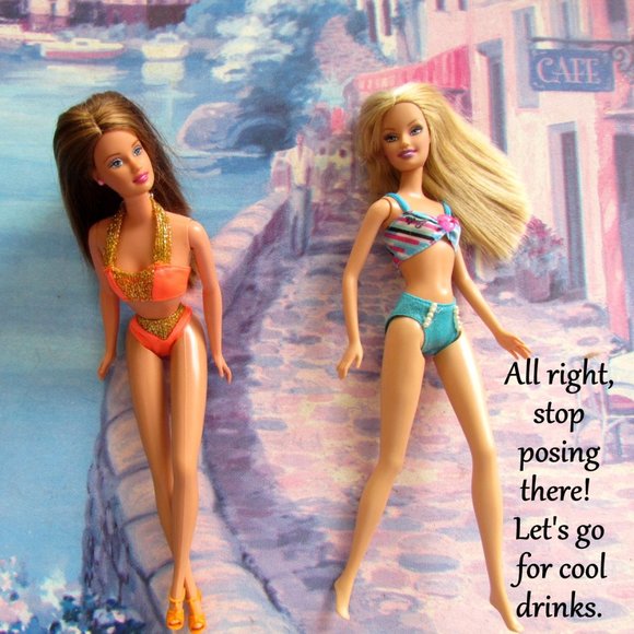BARBIE & TERESA DOLLS, SWIMSUITS + OUTFITS in FRENCH STARBUCKS STORY - LOVELY! - Picture 4 of 10